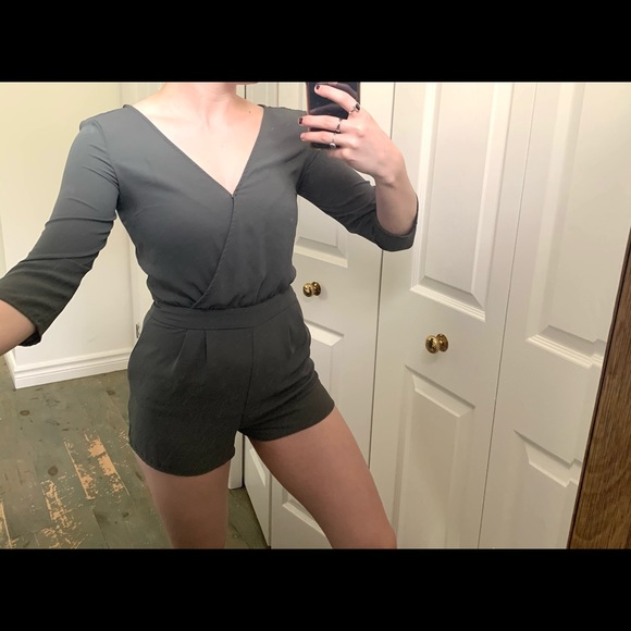 Beautiful Green Romper - Picture 2 of 7